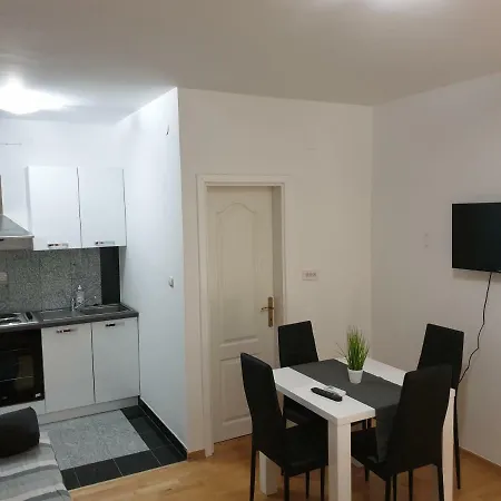 L&l 3* Povljana