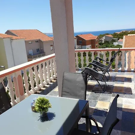 L&l Guest house Povljana